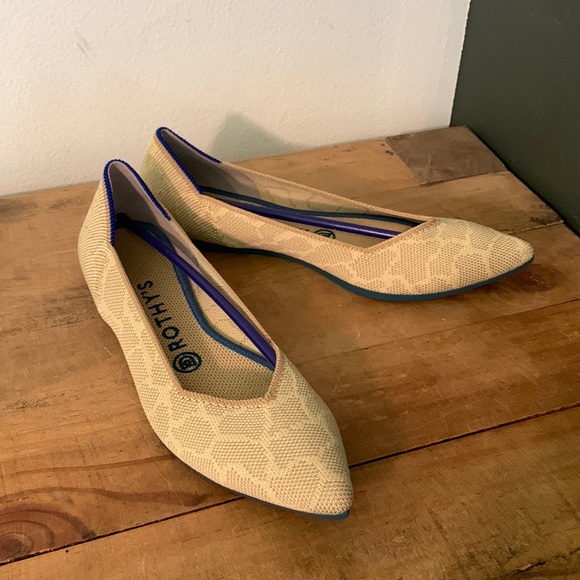Rothy’s Sahara Gold Point Flats - Size 8 NWT - Picture 1 of 7
